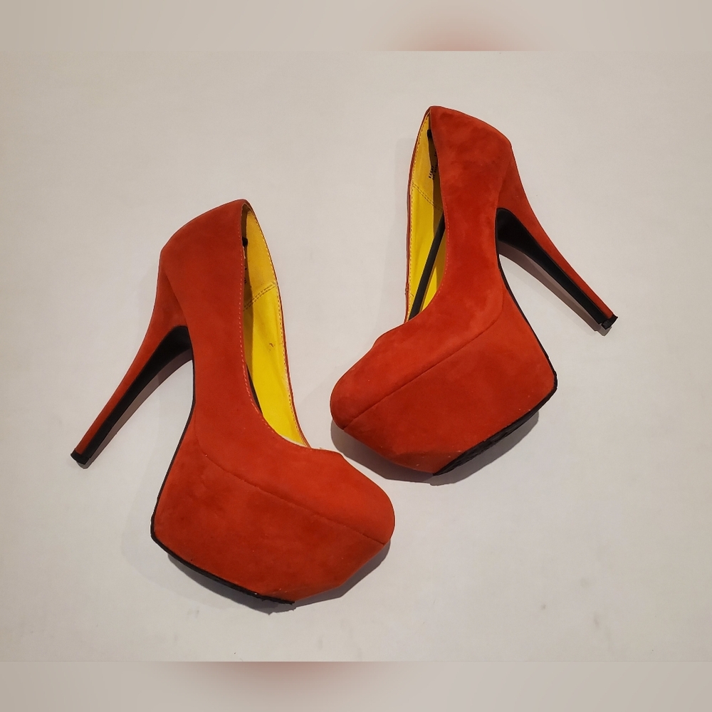 Dollhouse Bold Orange Platform Heels Sz 10